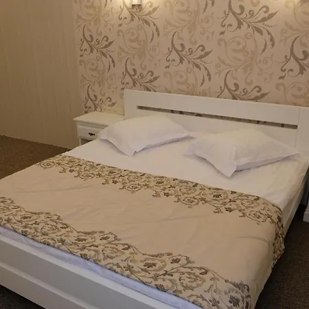 Лісовий готель Гайки-2